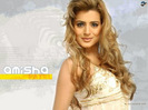 amisha-patel-hairstyle-pictures-13