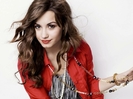 Demi-Lovato-33