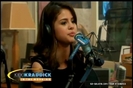 normal_Selena-Gomez-and-Taylor-Swift-Gift-Giving5Bwww_savevid_com5D_flv_000051293
