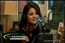 normal_Selena-Gomez-and-Taylor-Swift-Gift-Giving5Bwww_savevid_com5D_flv_000057043