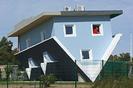 650x1600_0919upside_down_house[1]