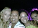 Anahi en Boda con Amigos.