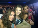 Em um show com amigas
