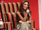 Anahí en la Presentación de Dos Hogares-;.
