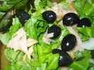 salata,ceapa,somon fume,fasole,masline