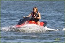 miley-cyrus-liam-hemsworth-orchard-lake-12