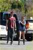 miley-cyrus-liam-hemsworth-studio-cafe-couple-06