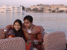 indian-wedding-couple-boat_23180_600x450