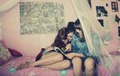 bedroom,friends,girls,girl,friendship-d61c785d5517115ab2242af0f10fba30_h