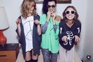 fashion,friendship,girl-58a97622dae576ca516423f57af62482_h