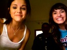 demi and selena guest 023