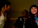 demi and selena guest 067