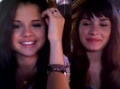 demi and selena response!! 060
