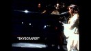 Demi Lovato - Skyscraper (Live in New York - fan video) 1070