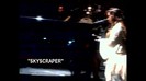 Demi Lovato - Skyscraper (Live in New York - fan video) 1073
