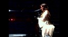 Demi Lovato - Skyscraper (Live in New York - fan video) 1250