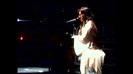 Demi Lovato - Skyscraper (Live in New York - fan video) 1253