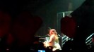 Demi Lovato - Skyscraper (Live in New York - fan video) 1857
