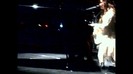 Demi Lovato - Skyscraper (Live in New York - fan video) 1392