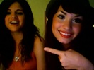 demi lovato and selena gomez with SPECIAL GUEST!!! 515