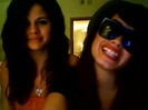 demi lovato and selena gomez with SPECIAL GUEST!!! 189