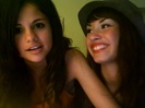 demi lovato and selena gomez with SPECIAL GUEST!!! 1286