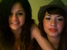 demi lovato and selena gomez with SPECIAL GUEST!!! 1401