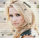 Buna , sunt Emily Osment