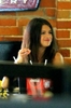 normal_38958_Preppie_Selena_Gomez_and_Justin_Bieber_share_a_kiss_at_a_bar_in_his_hometown_of_Stratfo