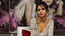 Selena Gomez no POPLine 424