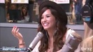 Demi Lovato\'s Interview with Ryan Seacrest -Skyscraper premier [Full] 2636