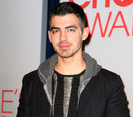 joe-jonas-people-s-choice-awards-2012-nominations-01