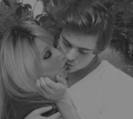 kiss