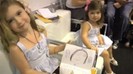 Demi Birthday Cambio 2010 (114)