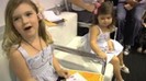 Demi Birthday Cambio 2010 (344)