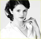 Selena poza 100