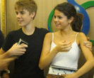 Selena-Backstage-at-Justin-Bieber-s-concert-in-Jakrta-April-2011-selena-gomez-21397213-600-450_thumb