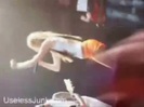 Avril Lavigne - Paparazzi (Various Footage Part 1) 3154