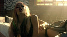 Avril Lavigne - What The Hell_youtube_original 0355