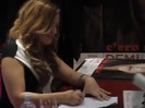 Demi Lovato signing session Mondadori Milano 31-03-12 0365