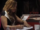 Demi Lovato signing session Mondadori Milano 31-03-12 0367