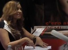 Demi Lovato signing session Mondadori Milano 31-03-12 0382