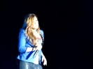 Demi Unbroken Live In Panama (512)