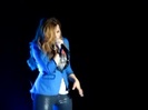 Demi Unbroken Live In Panama (640)