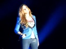 Demi Unbroken Live In Panama (960)