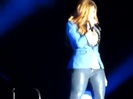 Demi Unbroken Live In Panama (1114)