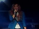 Demi Unbroken Live In Panama (4185)