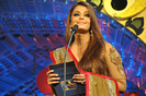 Aishwarya-Rai-Ash-Latest-Cute-Photo-At-Zee-Cine-Awards-2011-Main-Event-Show
