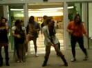 Demi Dançando Na Porta Do Hotel RJ 028