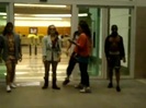 Demi Dançando Na Porta Do Hotel RJ 256